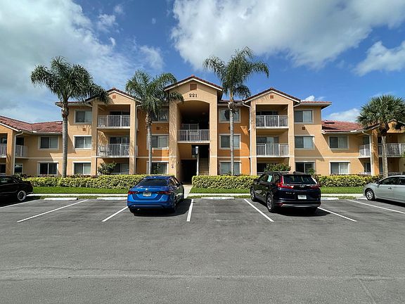 2nd image of 221 SW Palm Drive #104