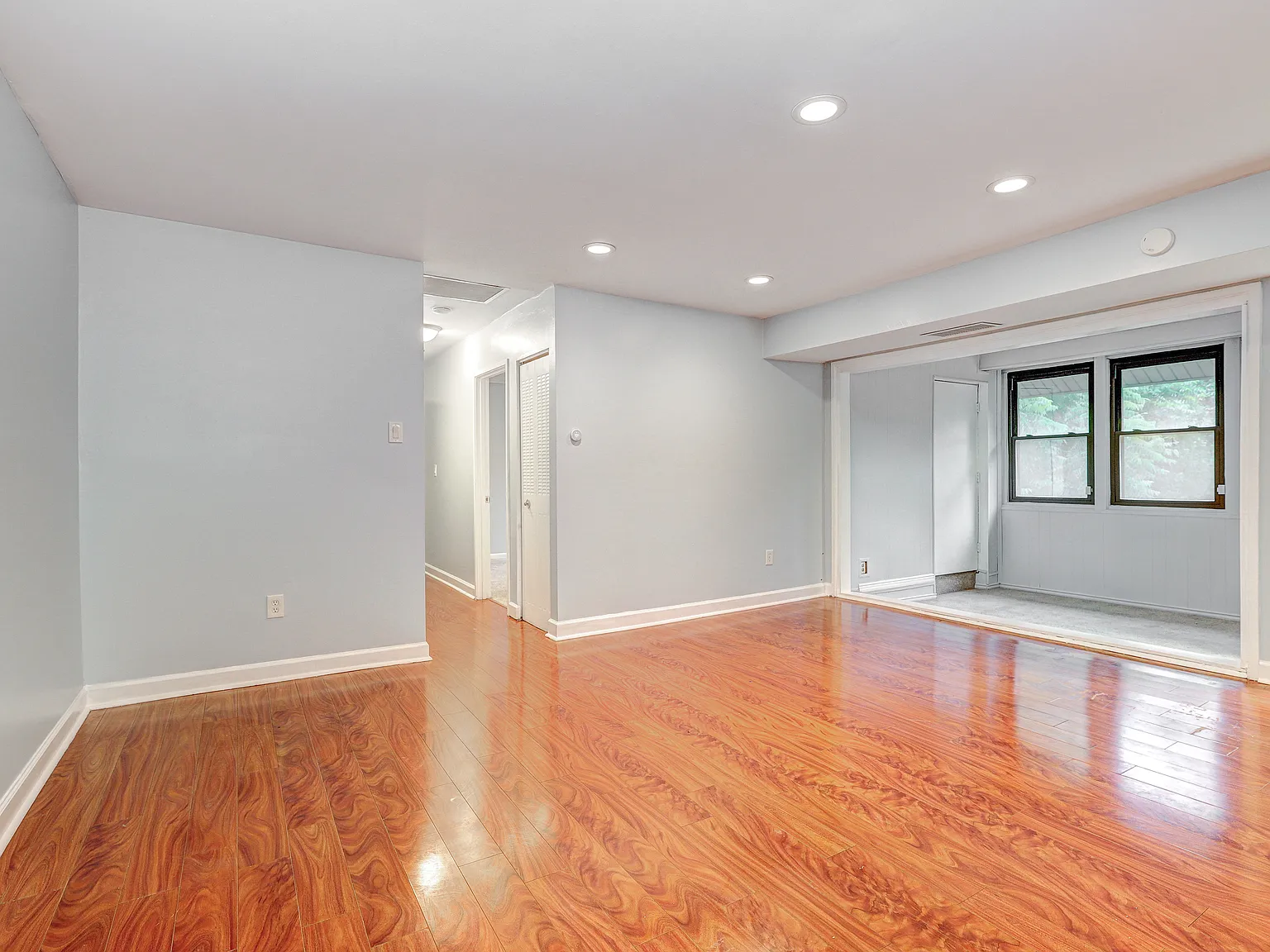 2 bed, 953 sqft, $2,100 — Photo 4