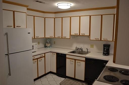 4th image of 785 Washington St APT 106