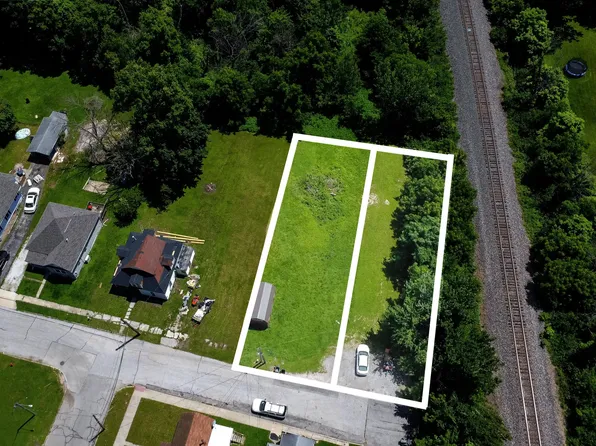 210 Walnut St, Moberly, MO 65270