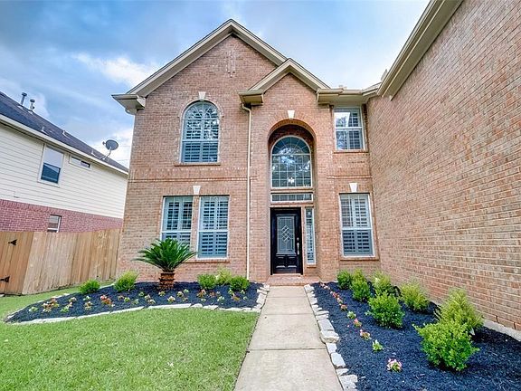 3rd image of 3227 Oak Park Ln