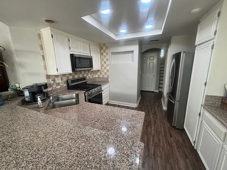 25321 Bowie Ct — Photo 4