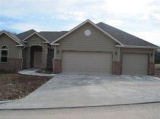 437 Jasmine Dr, Branson, MO 65616