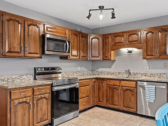 3rd image of 9016 Jenny Lynn Dr