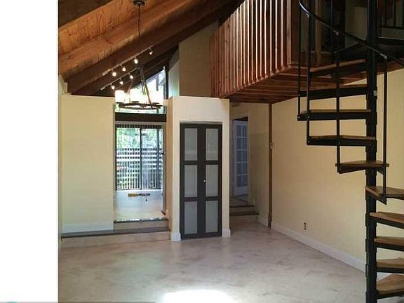 4th image of 417 N University Dr #713