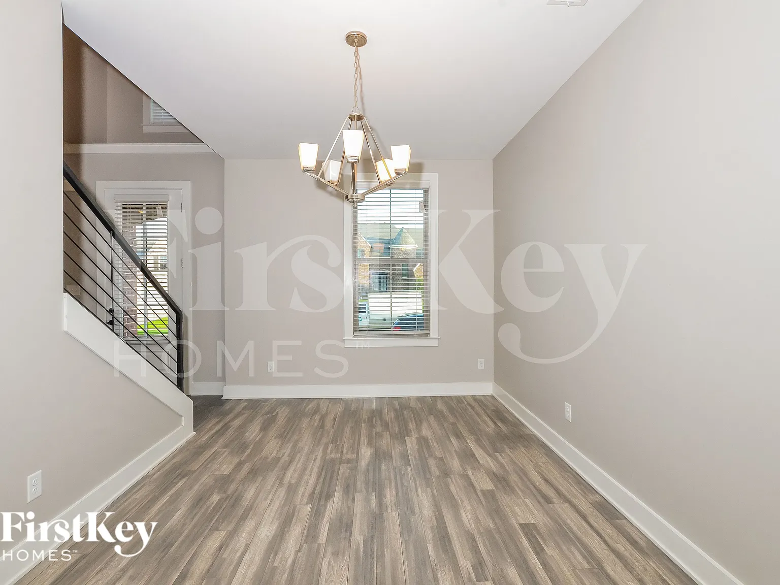 5 bed, 2.5 bath, 2435 sqft, $2,725 — Photo 4
