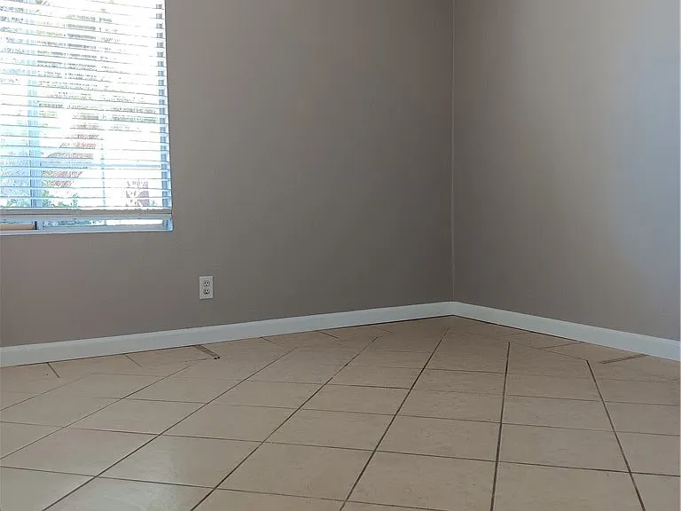 37623 Lilacview Ave — Photo 9