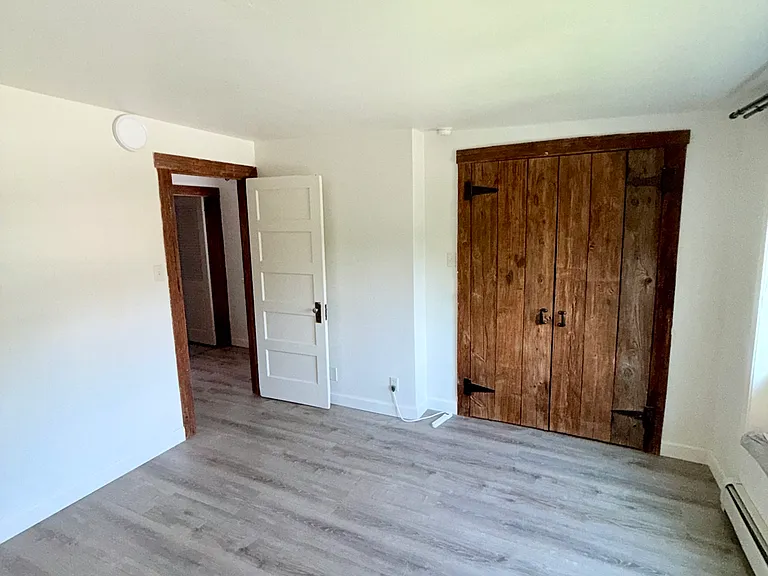 439 W King St #7 — Photo 8