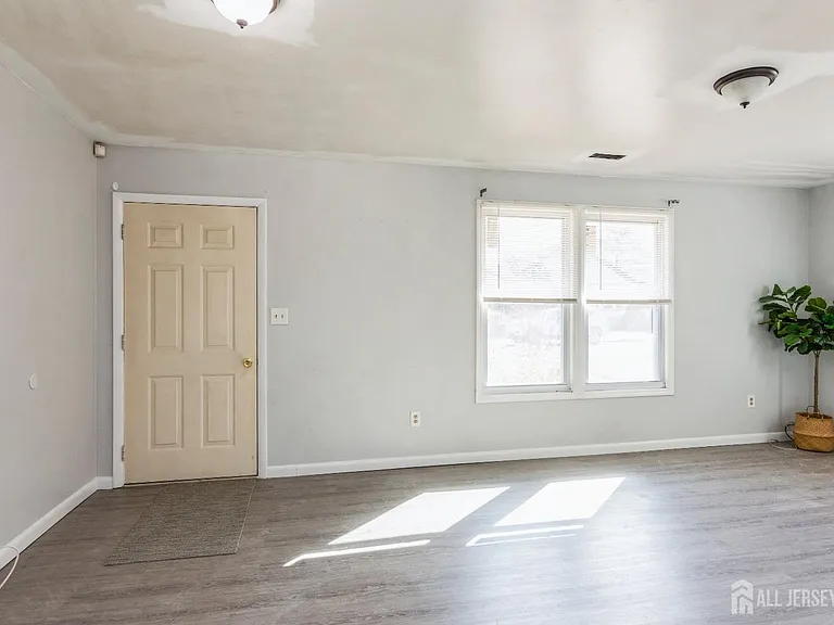 58 Dodd St — Photo 4