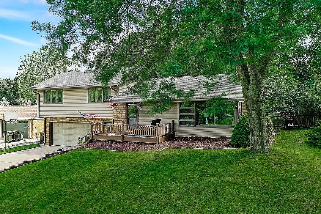 4228 N Menomonee River Pkwy, Milwaukee, WI 53222 Zillow