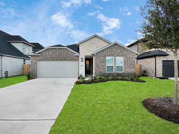 2nd image of 18119 Grand Vista Hills Ln