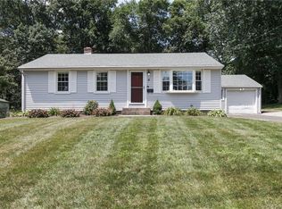 8 Shelley St, Cromwell, CT 06416