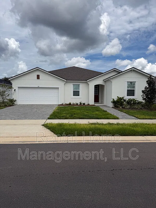 4 bed, 3.5 bath, 2419 sqft, $2,695 — Photo 1