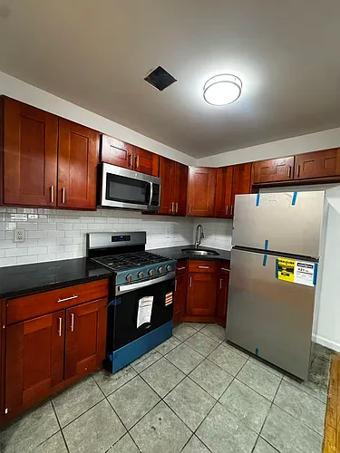 825 E 217th St #3 Photo 1 825 E 217th St #3 Photo 1