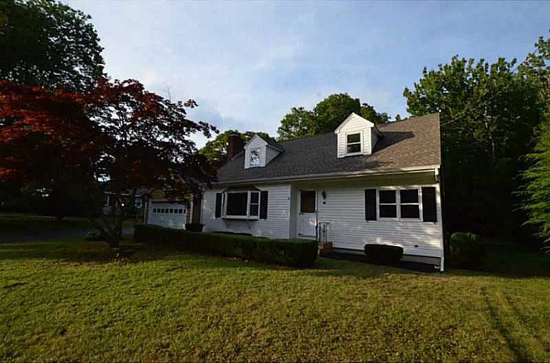 10 Valley Dr, Ashaway, RI 02804 Zillow