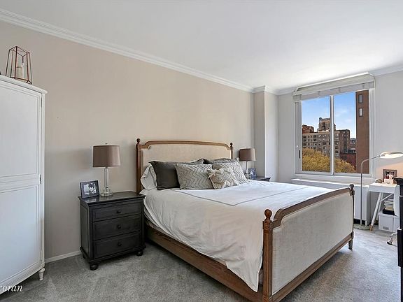5th image of 101 W 79th St APT 8C