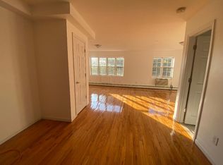 139-70 Pershing Cres APT 4A, Jamaica, NY 11435