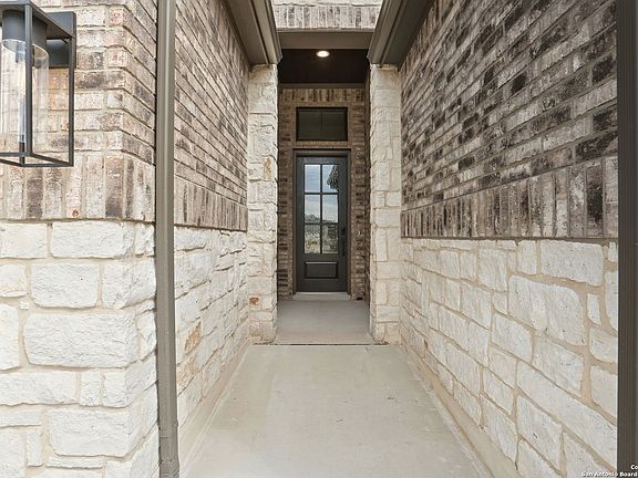 4th image of 28402 Zarilli Lane