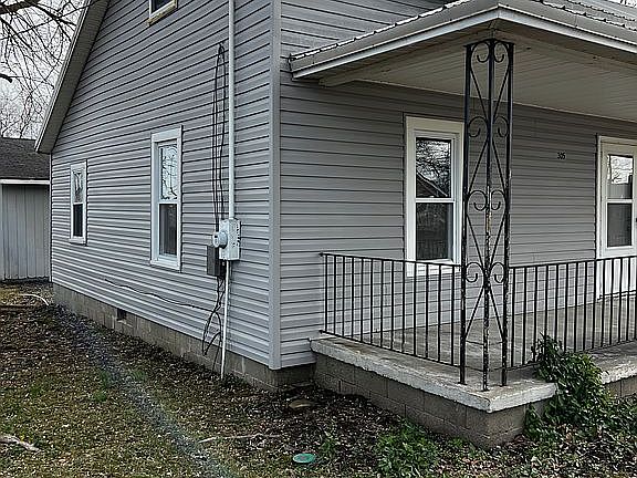 2nd image of 305 S Marshall Ave