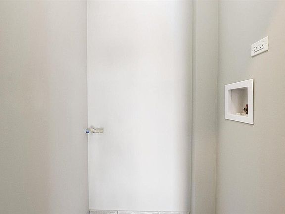 3rd image of 6349 S Woodlawn Ave #2D