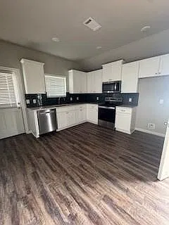3 bed, 2.0 bath, $1,850 — Photo 4