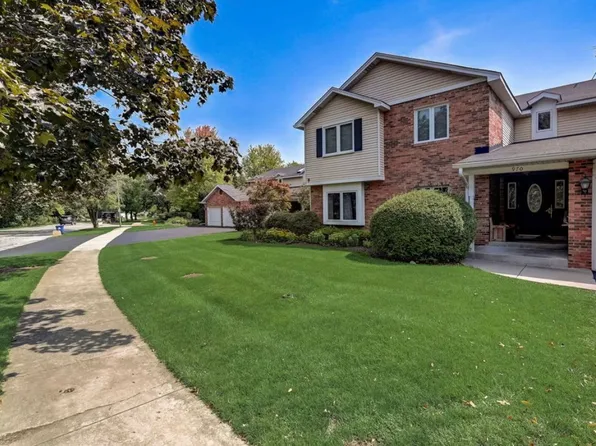 970 Benedetti Dr Unit A, Naperville, IL 60563