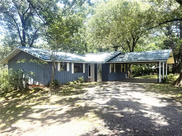 10117 Wolf Ln, Dardanelle, AR 72834