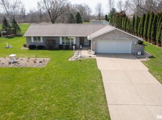 204 E Lake Shore Dr, Edelstein, IL 61526