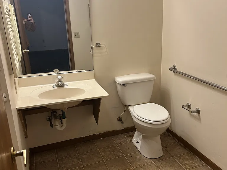 2062 Bradley Ct — Photo 7