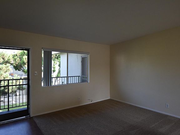 2nd image of 627 S Wabash Ave APT 6