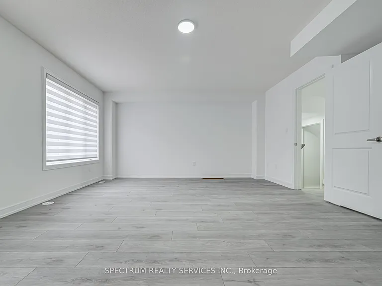 146 Blue Forest Cres — Photo 11