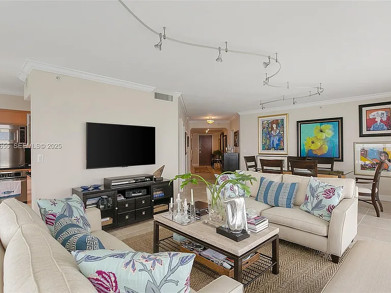 6365 Collins Ave #3401 — Photo 2