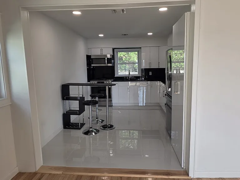 5200 Meadowview Ave #2 — Photo 9