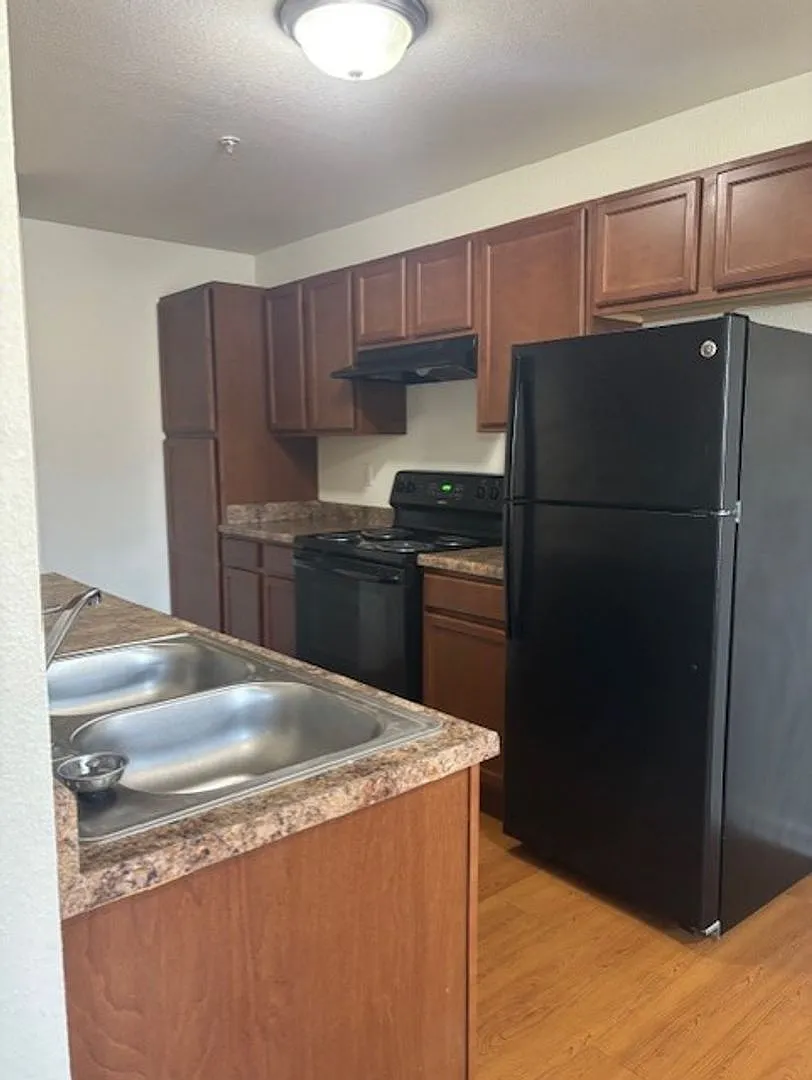 Kinway Apartments - TK — Photo 1