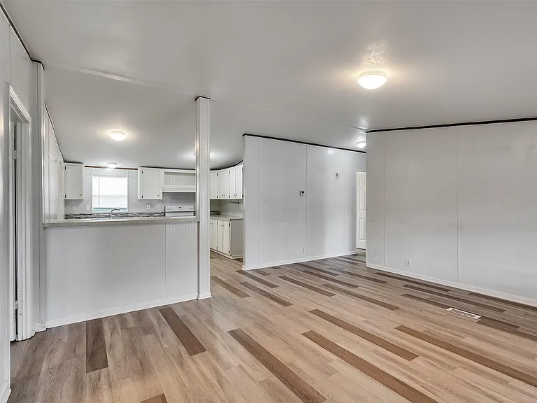 25779 Almarie Dr — Photo 14