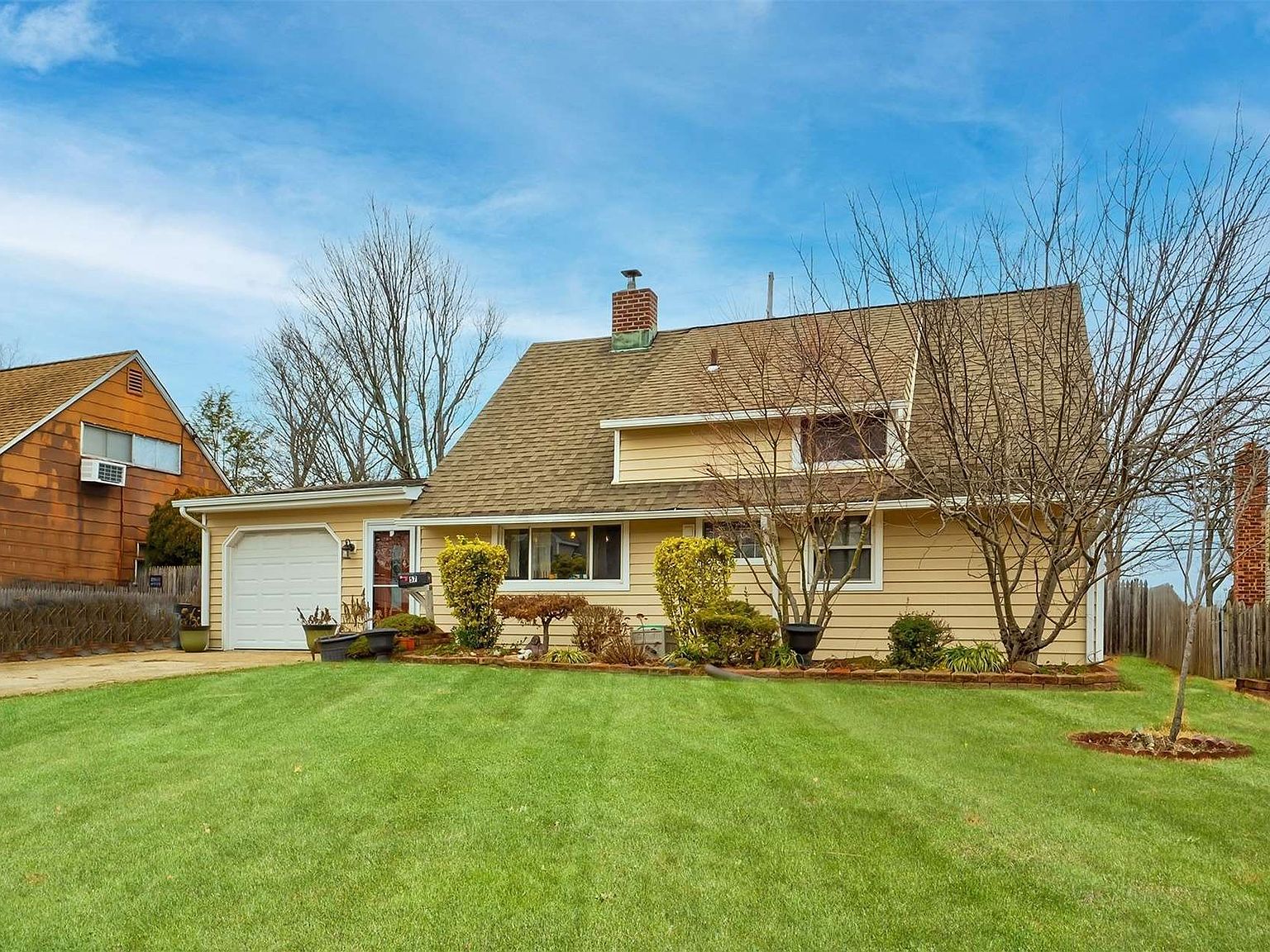 57 Bridle Lane, Hicksville, NY 11801 Zillow