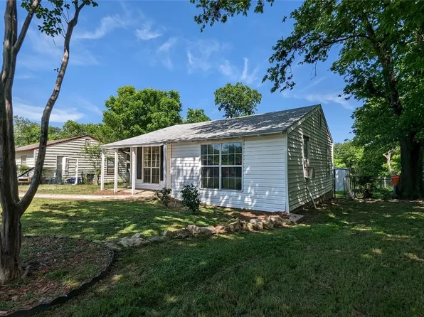 1111 Mirike Dr, White Settlement, TX 76108