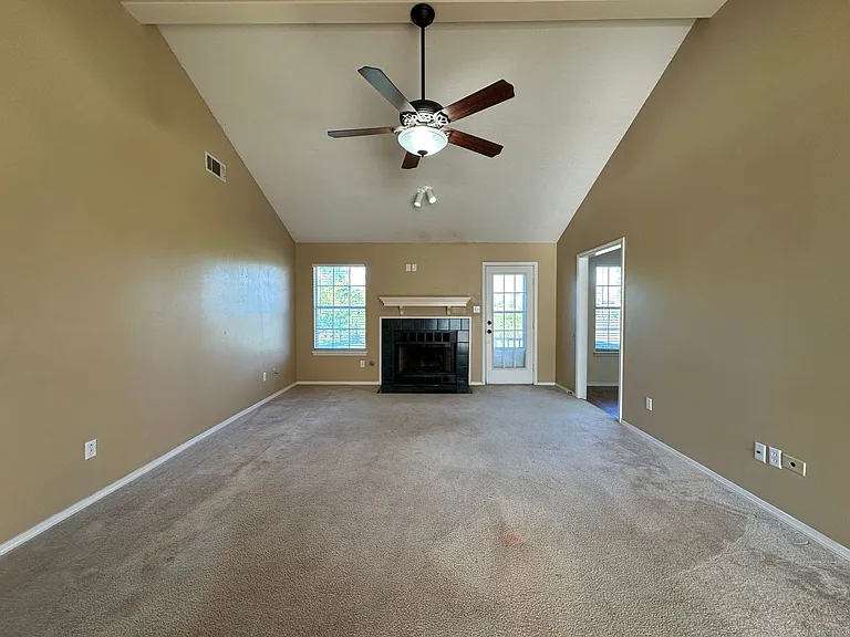 2713 S 87th Dr — Photo 6