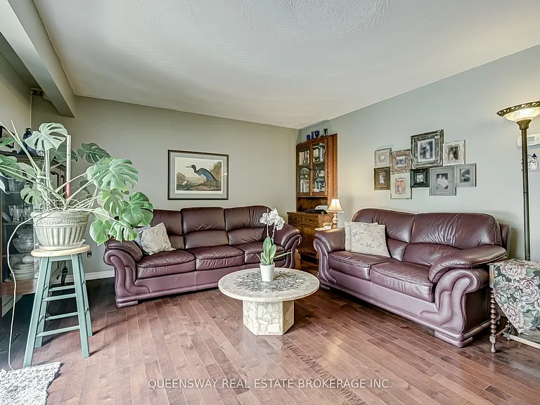 14 Webb St E — Photo 11