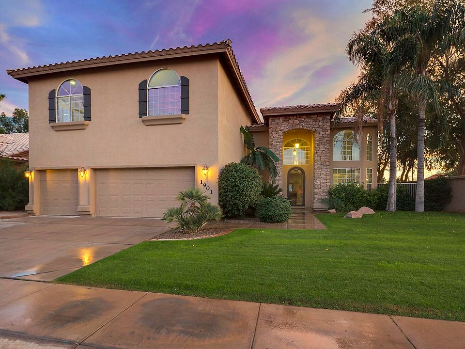 1901 E Coral Tree Dr