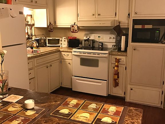 3rd image of 34 Nyborg Ave