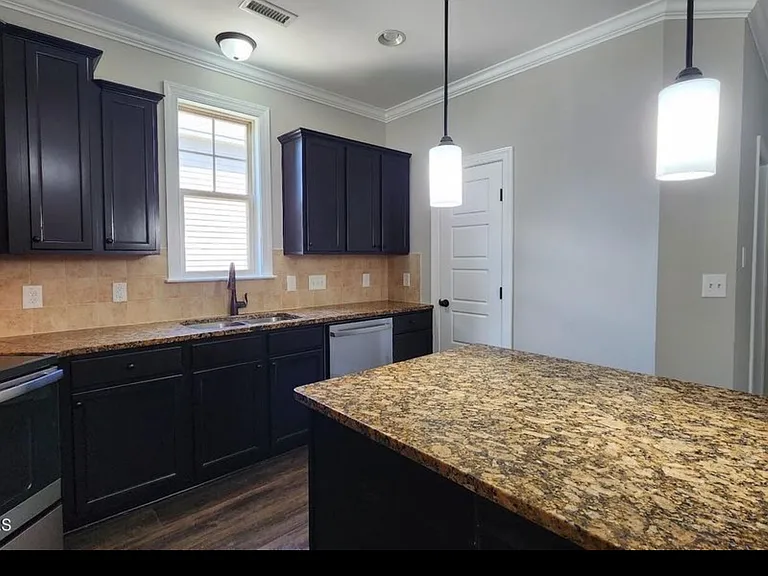 103 Hope Town Ct — Photo 6