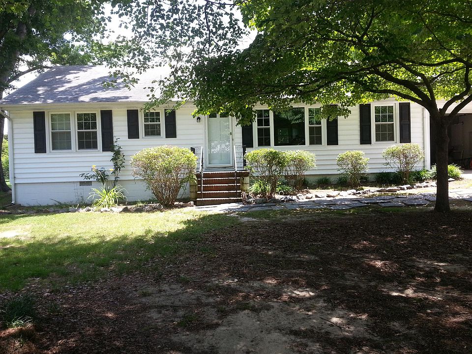 1st image of 21401 Robertson Ave