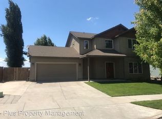 657 NW 24th St, Redmond, OR 97756