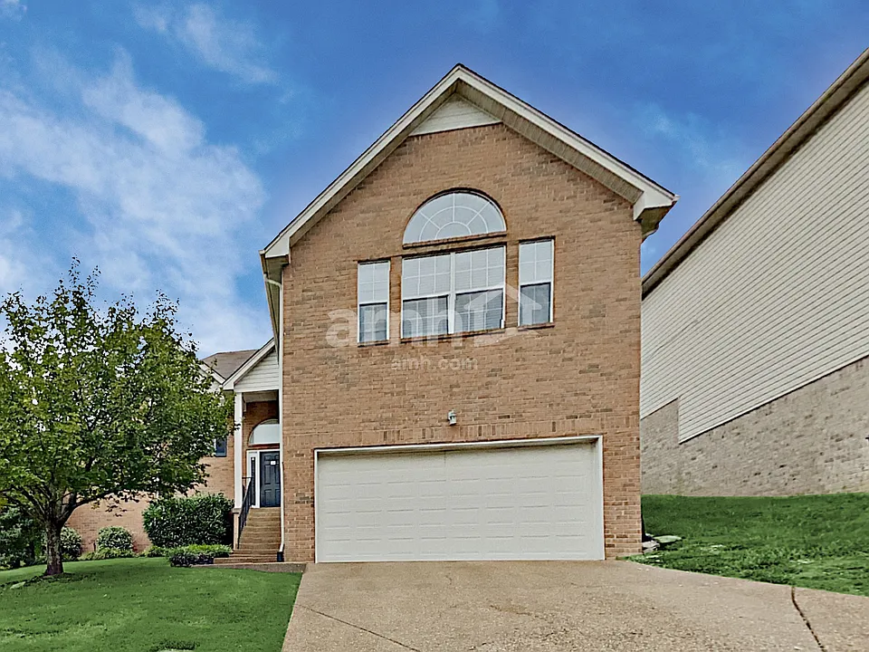 1001 Cobble Pl