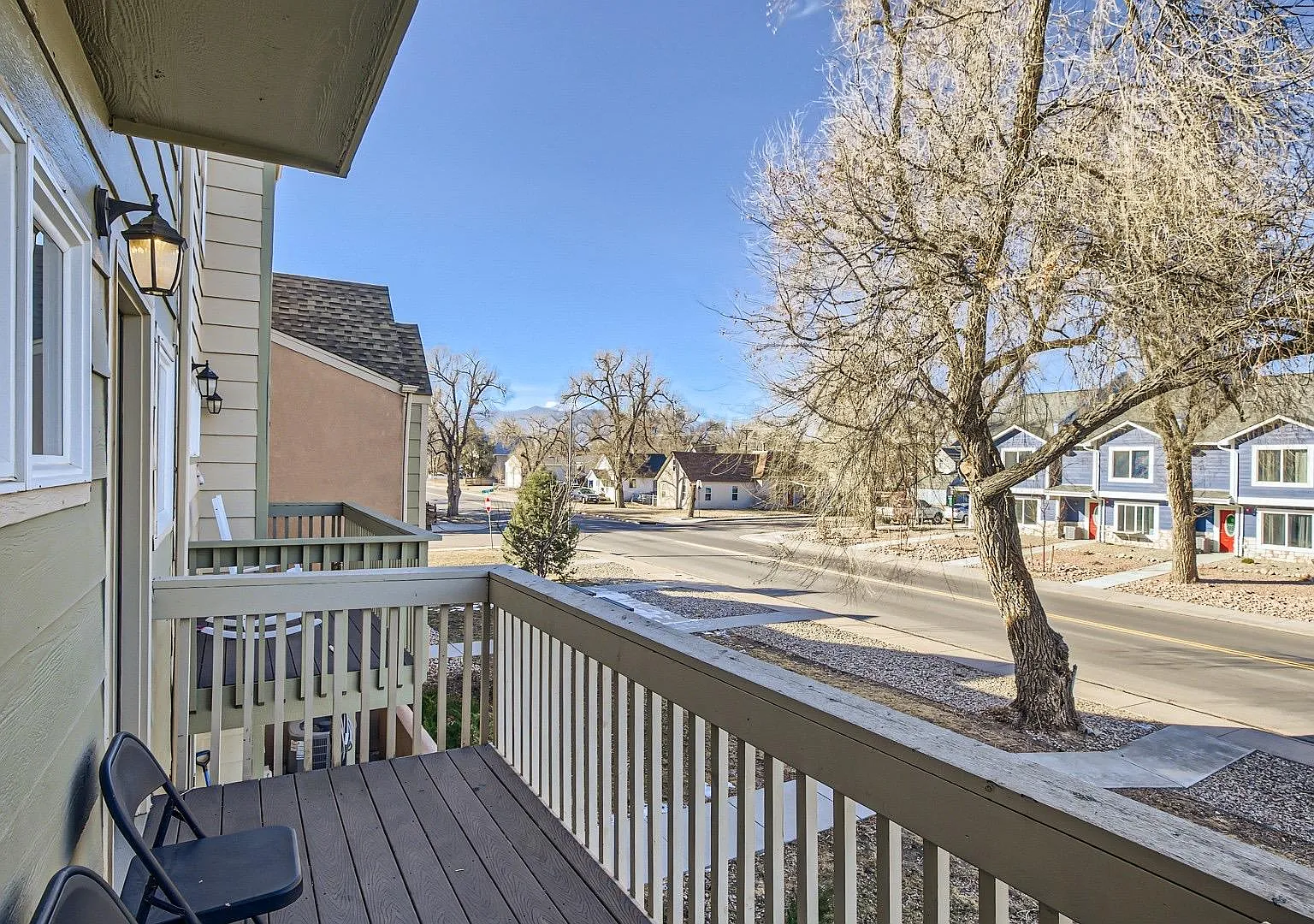 326 E Ohio Ave — Photo 3