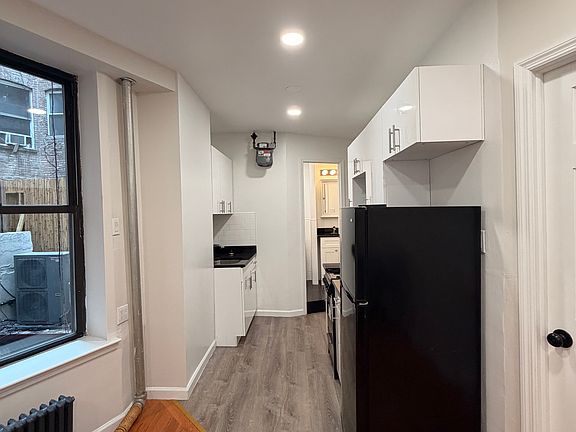 5th image of 88 2nd Ave APT 1
