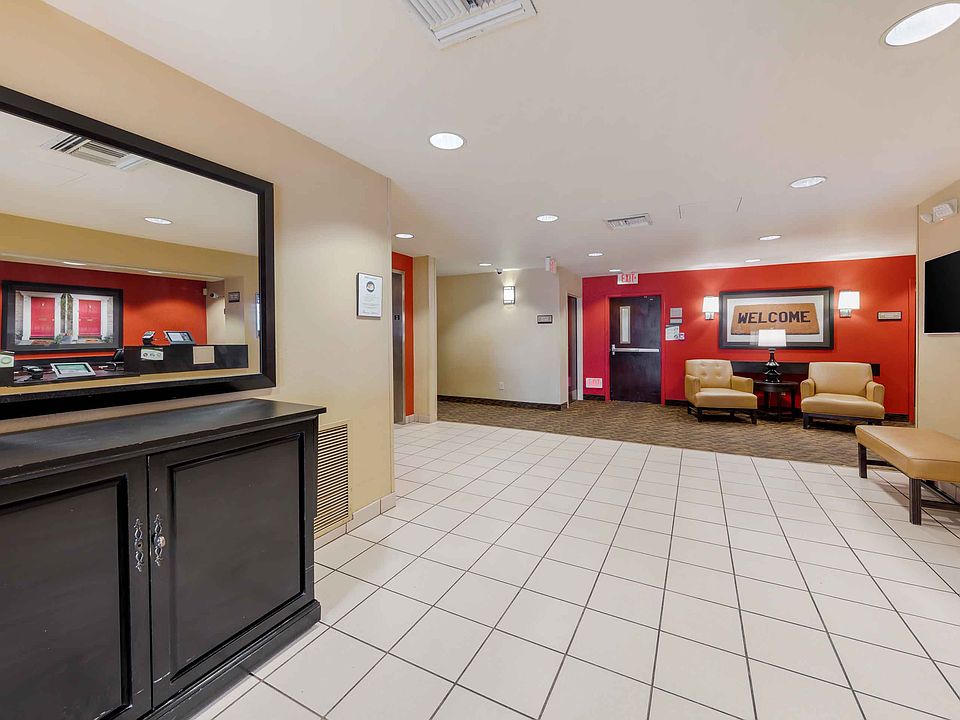 Lobby and Guest Check-in