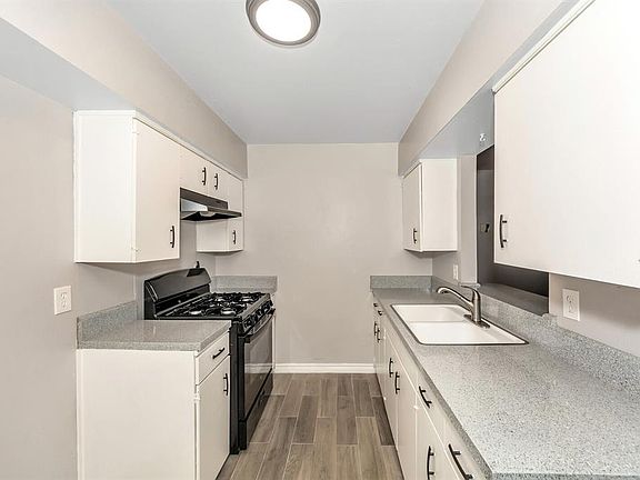 5th image of 646 E Fairmeadows Dr