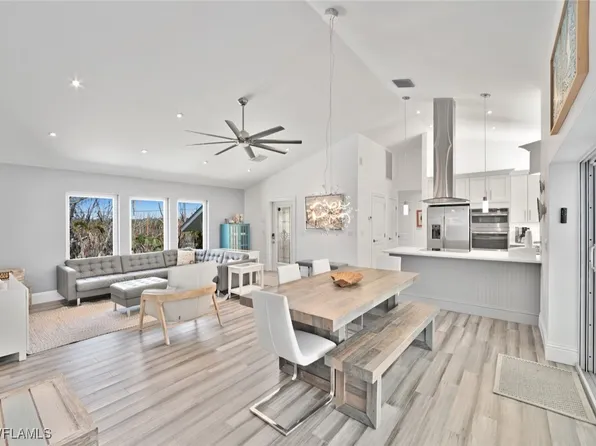 4797 Rue Helene, Sanibel, FL 33957